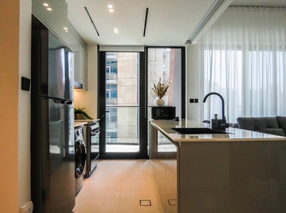 Stylish 2 Bedroom In Binghatti, Business Bay ดูไบ ภายนอก รูปภาพ